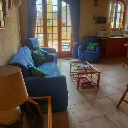 Ferienhaus Gozo Rustic With Stunning Views And Swimming Pool