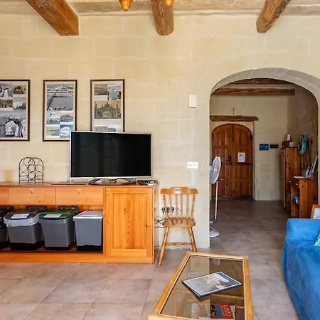 Gozo Rustic With Stunning Views And Swimming Pool בית נופש
