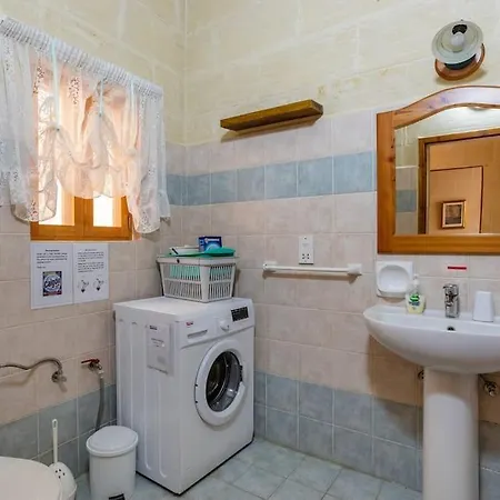 Ferienhaus Gozo Rustic With Stunning Views And Swimming Pool