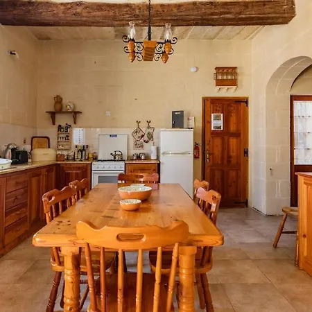 Ferienhaus Gozo Rustic With Stunning Views And Swimming Pool Sannat