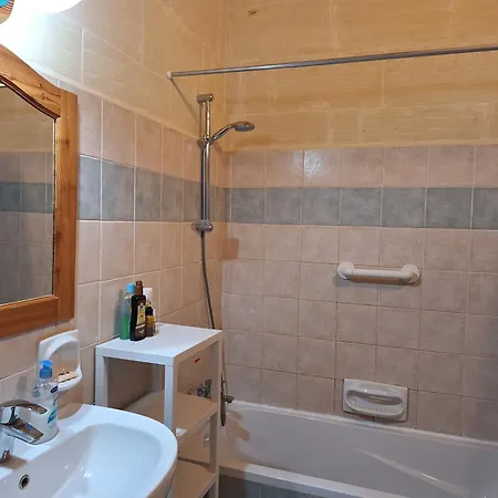 Gozo Rustic With Stunning Views And Swimming Pool Nyaraló