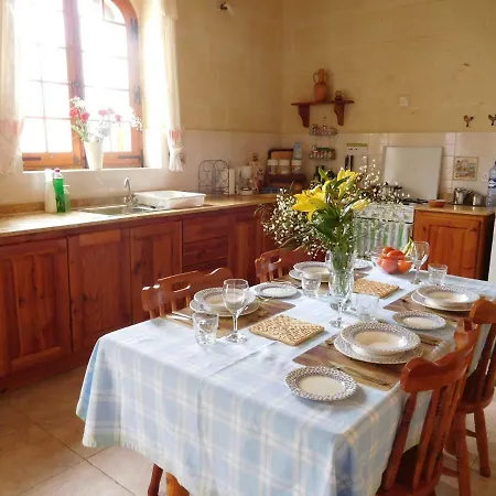 Gozo Rustic With Stunning Views And Swimming Pool Ferienhaus