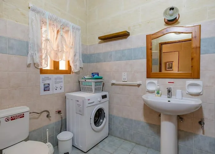 Feriehus Gozo Rustic With Stunning Views And Swimming Pool