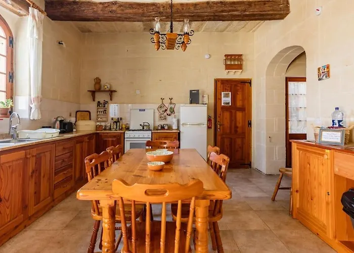 Feriehus Gozo Rustic With Stunning Views And Swimming Pool Sannat