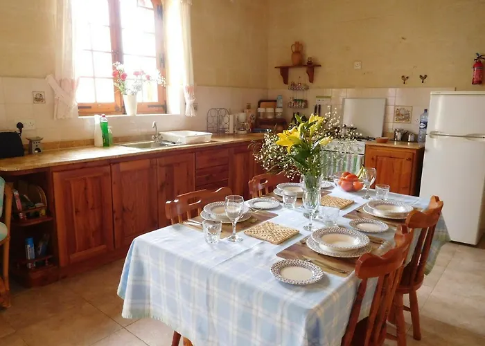 Gozo Rustic With Stunning Views And Swimming Pool Feriehus